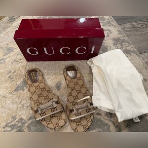 Gucci Siaga Horsebit Slide
Sandal